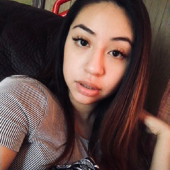 Meet your Posher, Abigail - Picture 1 of 1